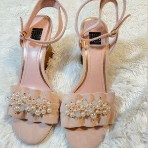 White House Black Market Maci Pale Peach Pearl Embellished Heels